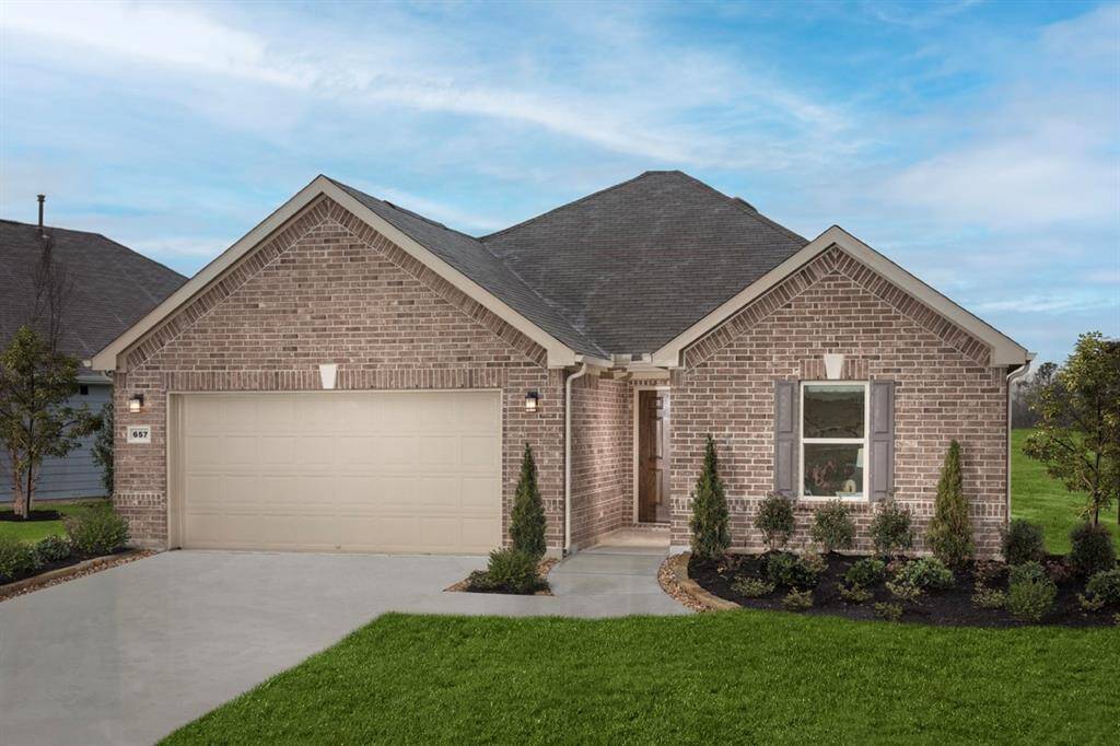 Welcome home to 657 Imperial Loop located in Imperial Forest and zoned to Alvin ISD.