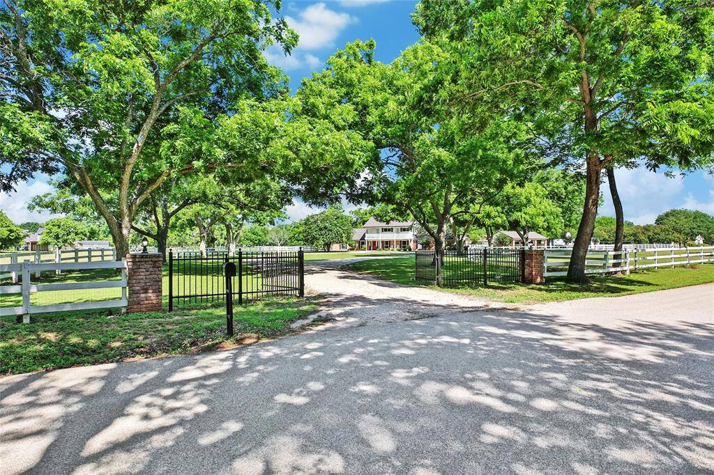 6803 Shady Ln. is perfectly designed for either the budding hobbyist or serious equestrian professional. This gem is located 20 minutes from the Great Southwest Equestrian Center.