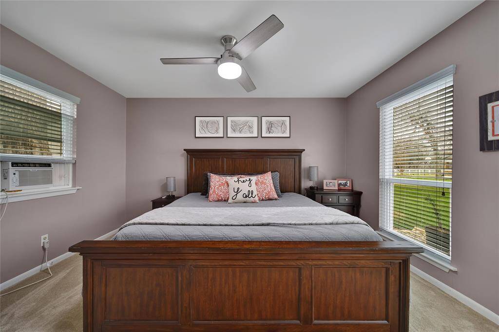 Just one of the cozy bedrooms located in the guest house.