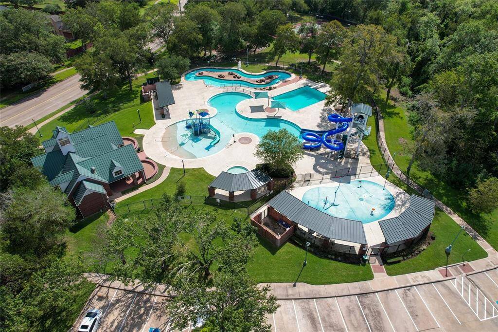 Splash pad, diving boards and so much more!