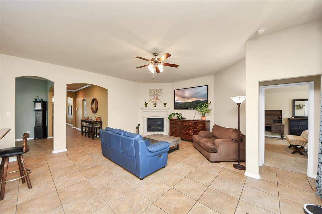 Ideal for relaxing or entertaining.