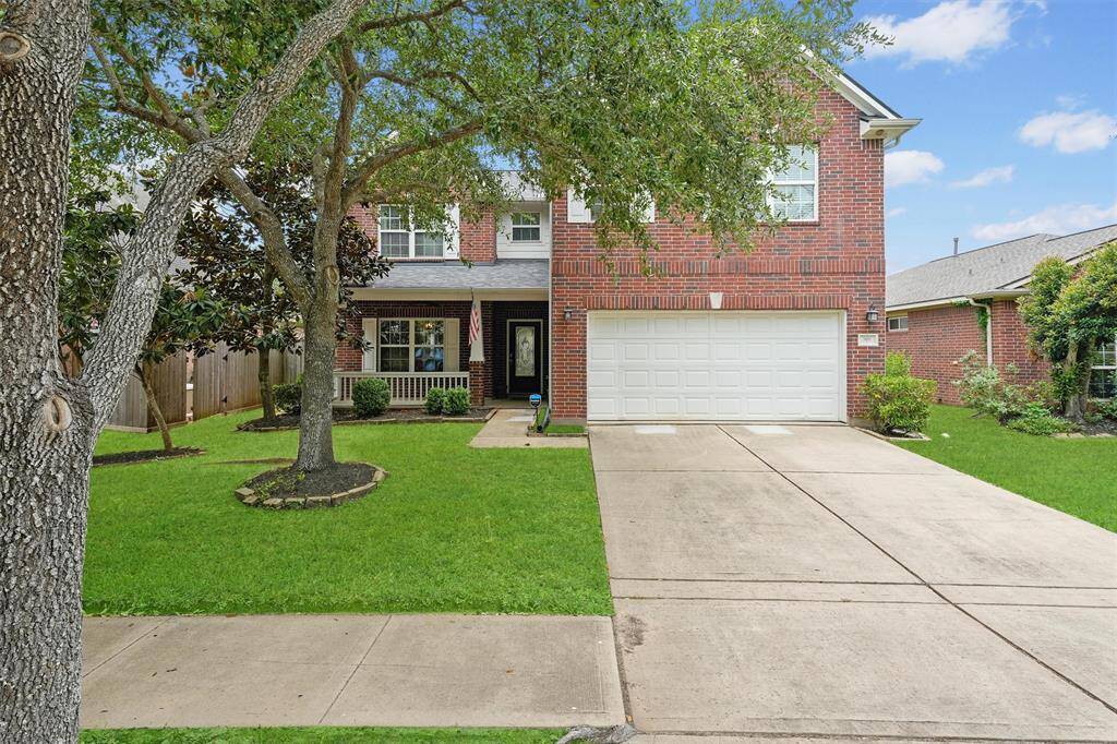 Welcome to 7427 Pony Creek in the highly sought after Sienna!!