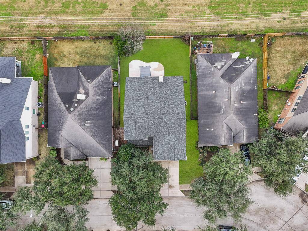 Aerial view of the house, the roof is only 2 years old!