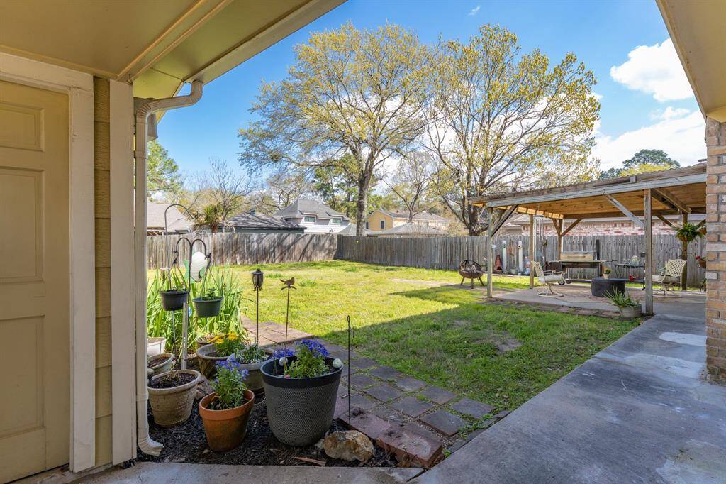 Expansive 10,000 sq ft lot offering endless possibilities for your dream outdoor space.