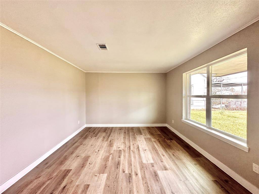 Living Room/Home Office