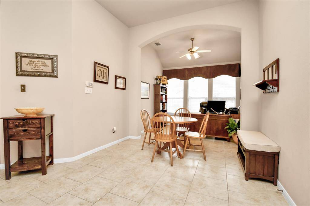 Beyond the breakfast space, additional bonus square footage awaits, ready to be customized to suit your specific needs.