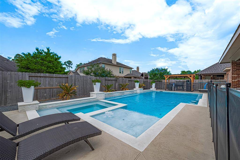 Large Pool, NEW!