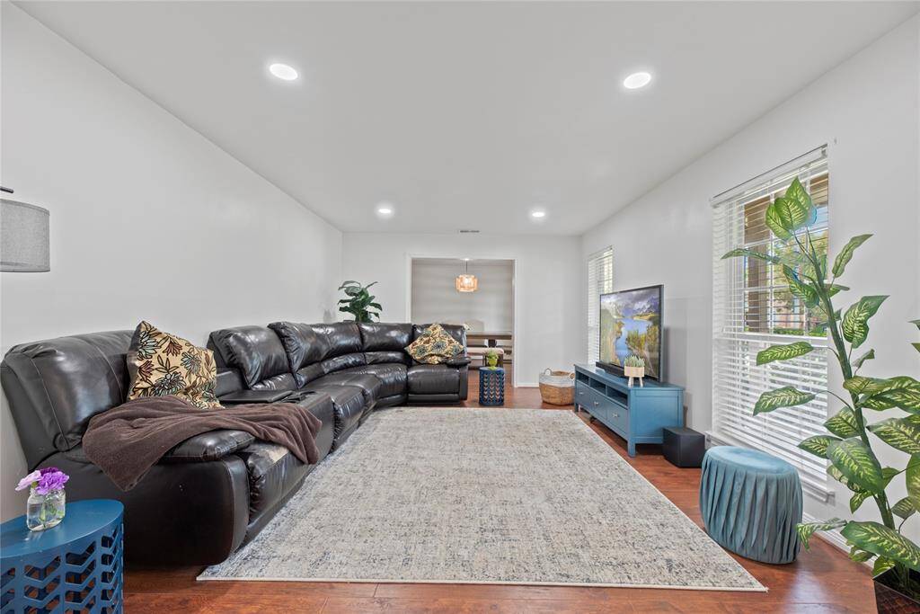 Versatile living space off the foyer.