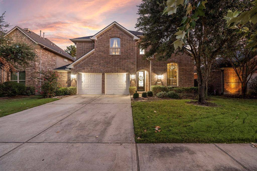 Situated in a desirable neighborhood, this home presents the perfect combination of comfort and luxury living.