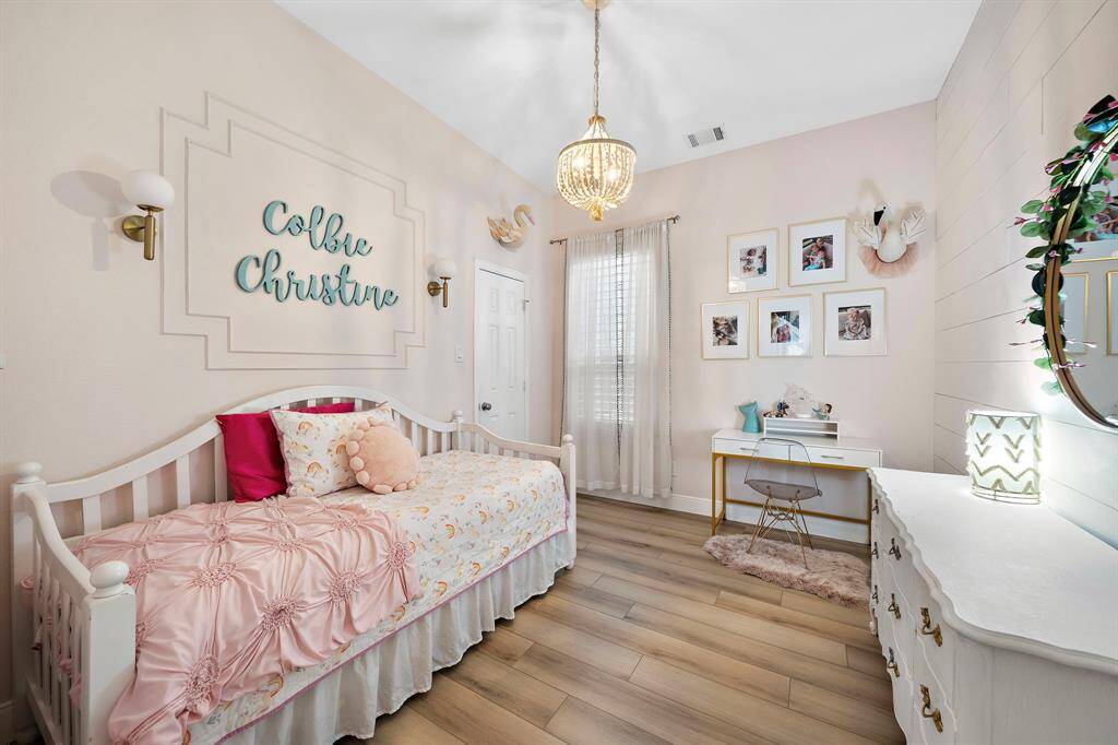 Private downstairs bedroom with its own en-suite bathroom provides an ideal retreat.