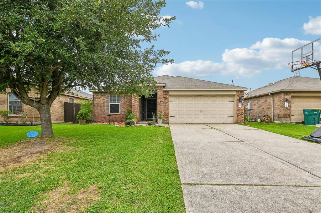 Welcome to 850 Driftwood Lane, La Marque, Texas 77568