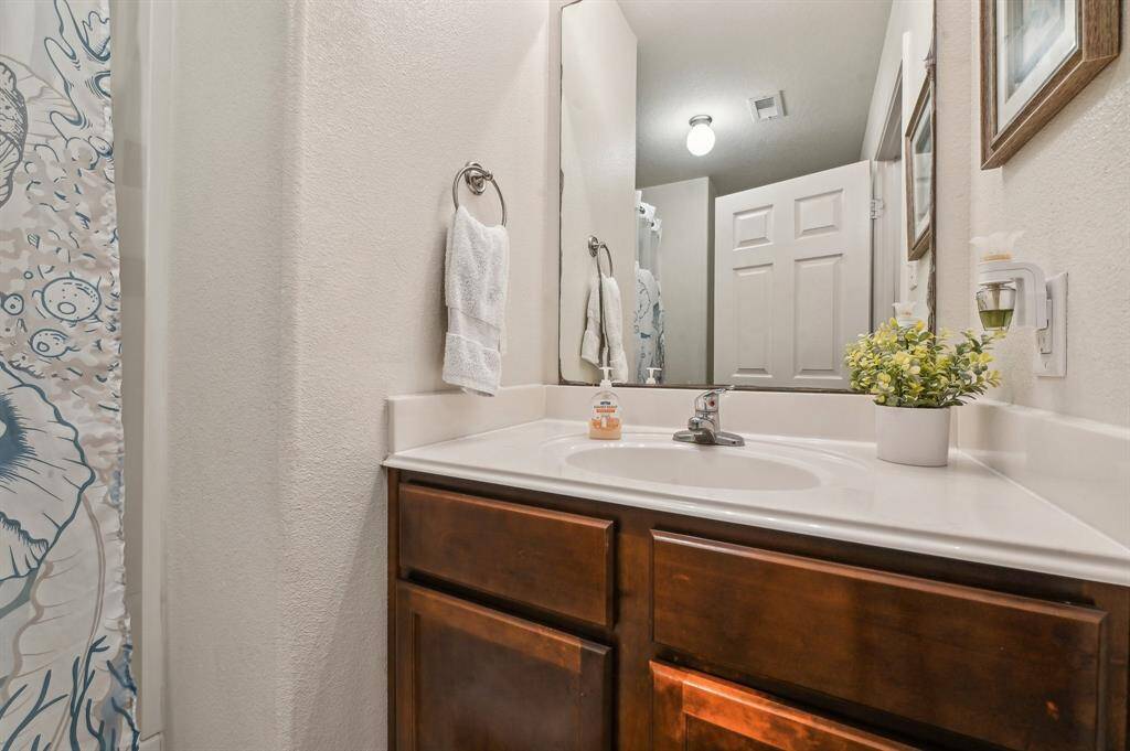 Common Bathroom View 1