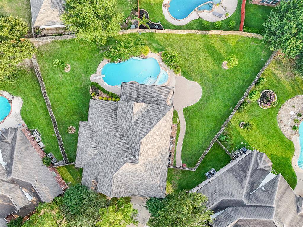 Look at this oversized lot!  Great picture of all the space in this Cul de Sac lot. The things you can do are endless - putting green, get a soccer game going, space for trampoline or play set.