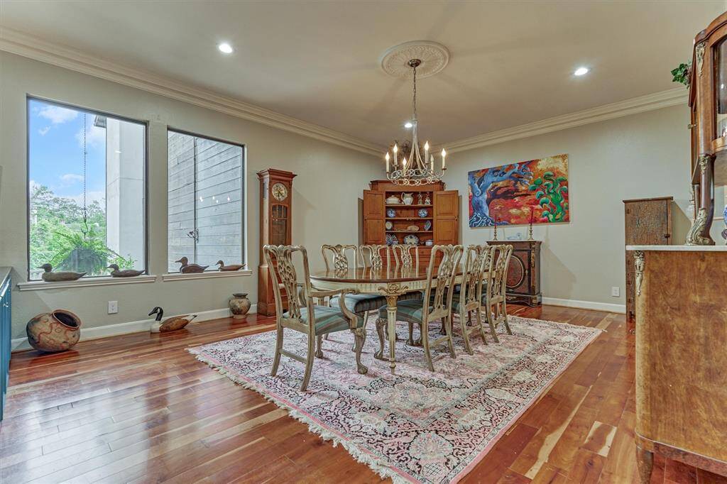 Formal Dining with Stunning Water Views!