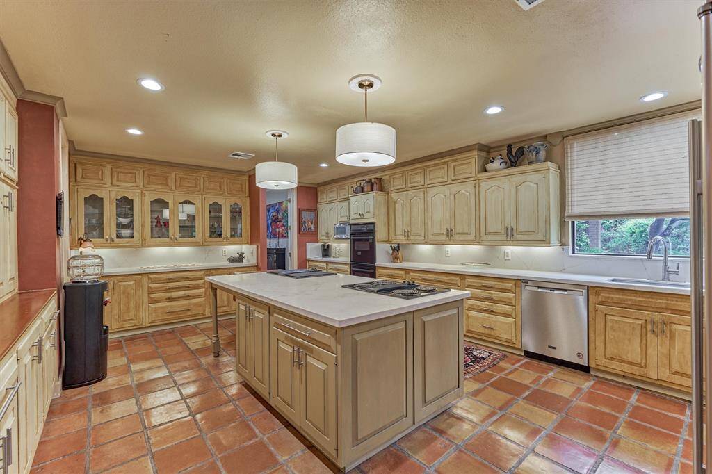 Look at all of these cabinets & counter space--New White Quartz countertops!