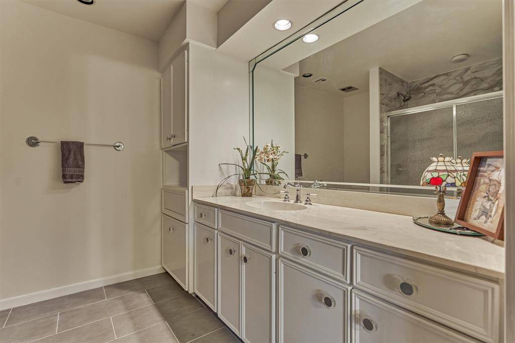 Ensuite bath