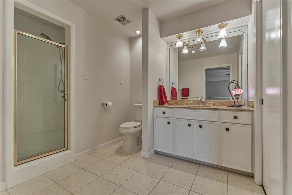 Ensuite bath