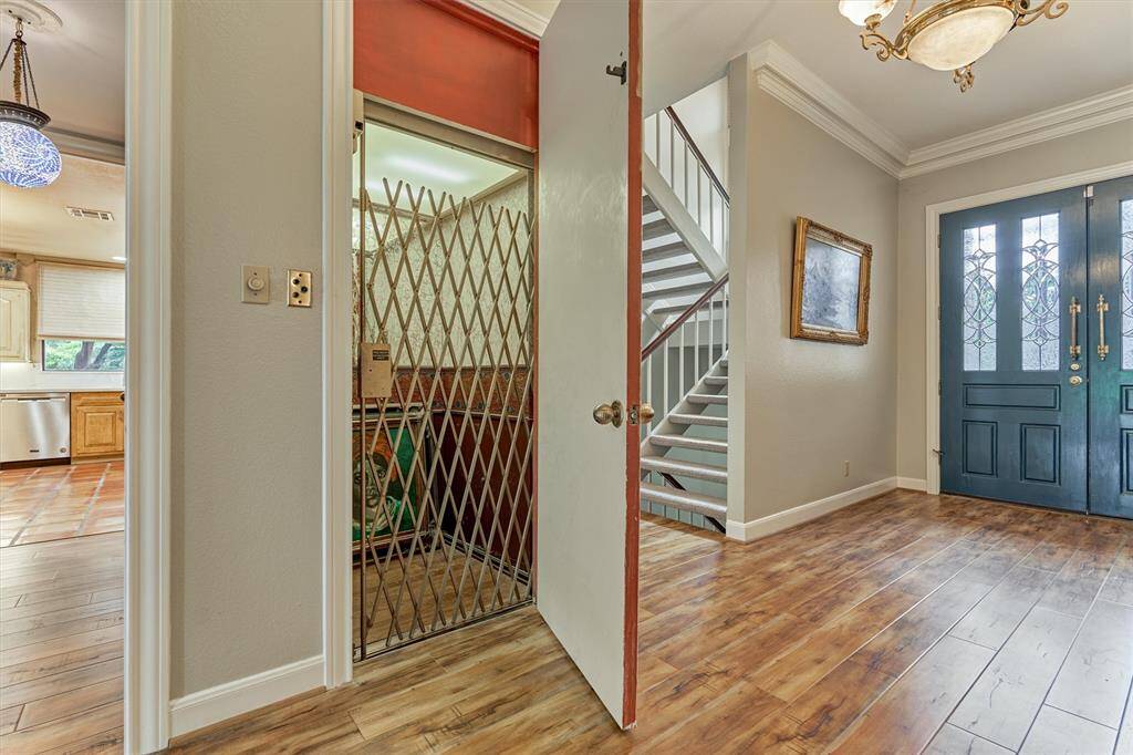 Elevator!