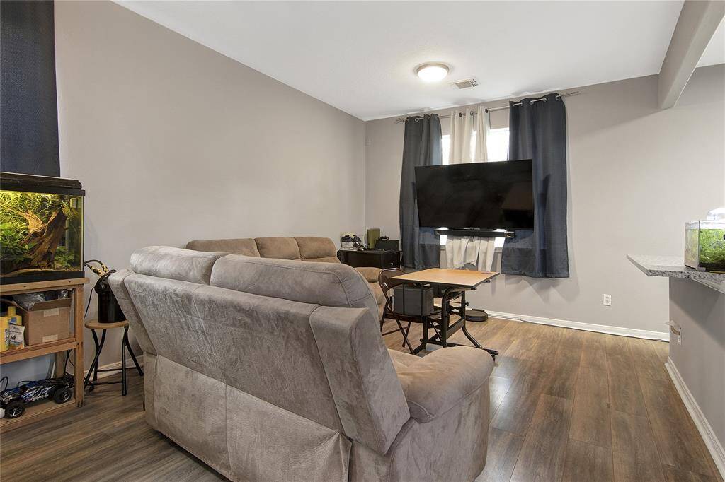 An alternate view of the living area