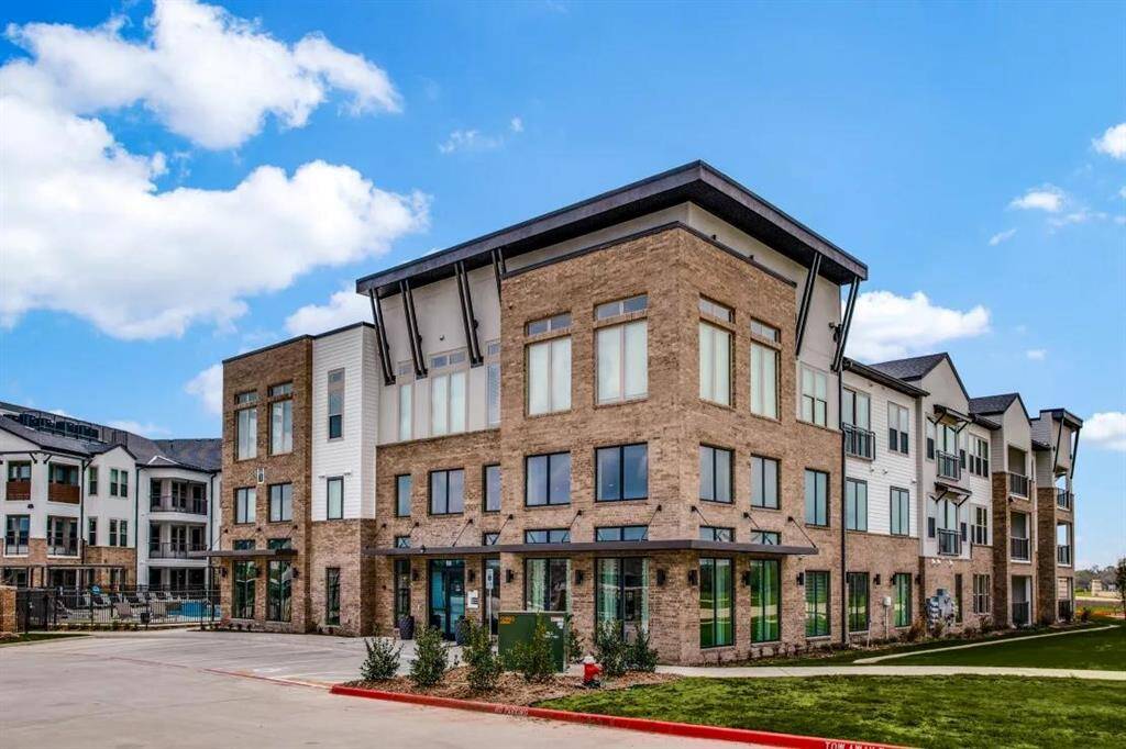 Photos displayed may be of similar units or floor plans featuring the same finishes. Not of actual unit