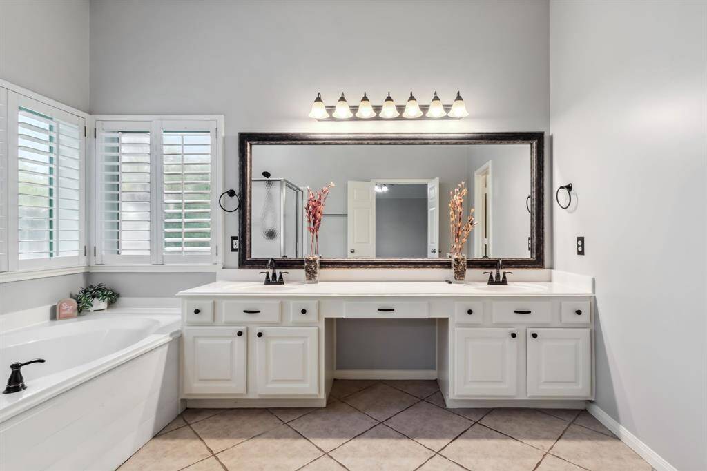En-Suite Primary Bath