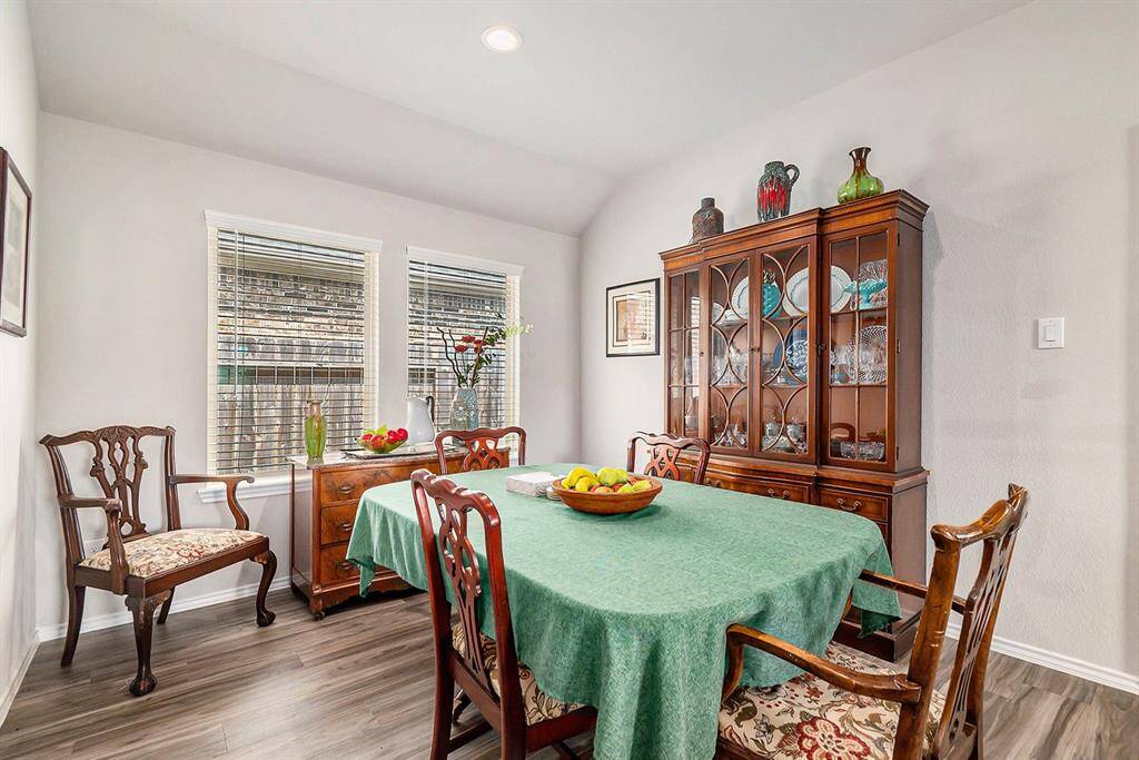 Bright and inviting dining space just off the kitchen—ideal for casual meals or family dinners.
