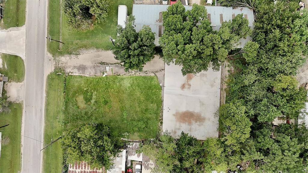 Photo has been adjust to show the property without home.