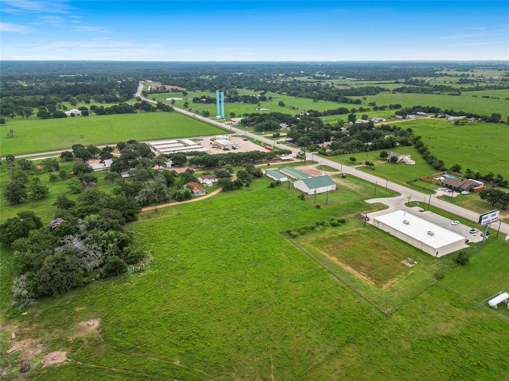 Looking east toward Hwy 290—easy access for customers, clients, or deliveries.