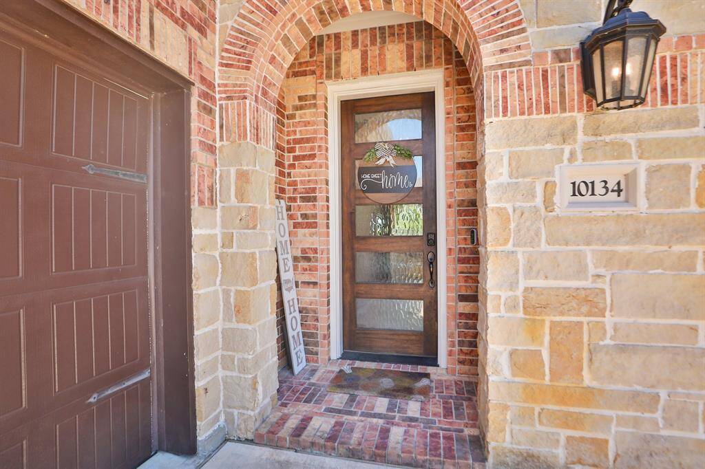 Attractive front door.