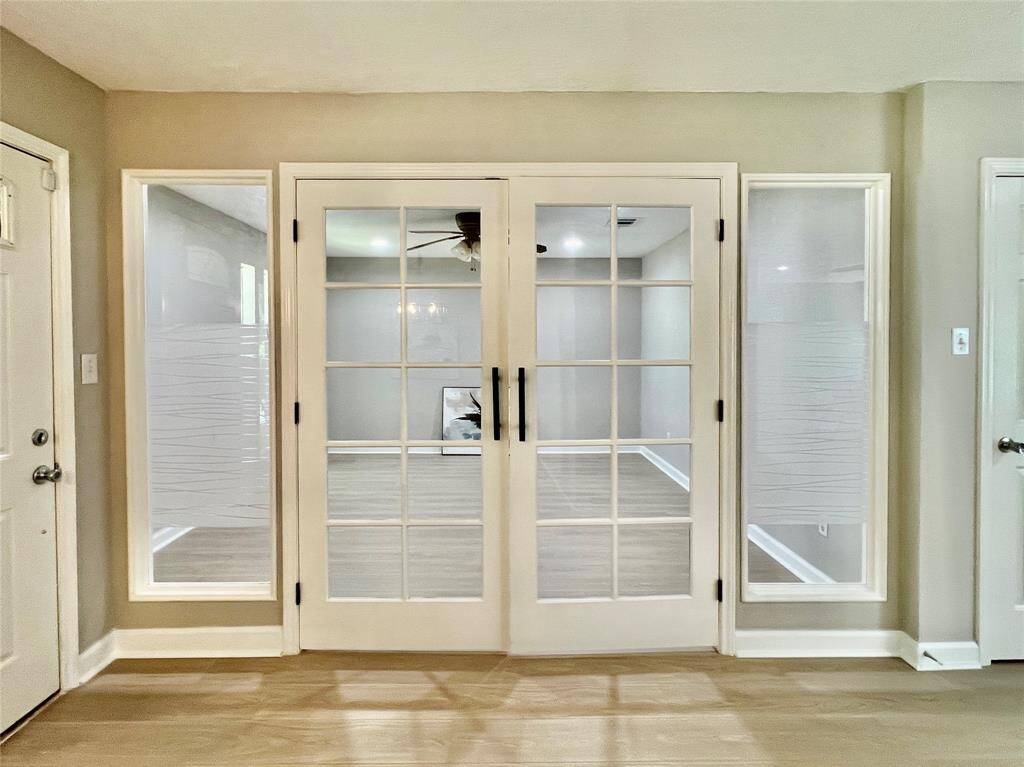 Home Office/Flex Room with French door