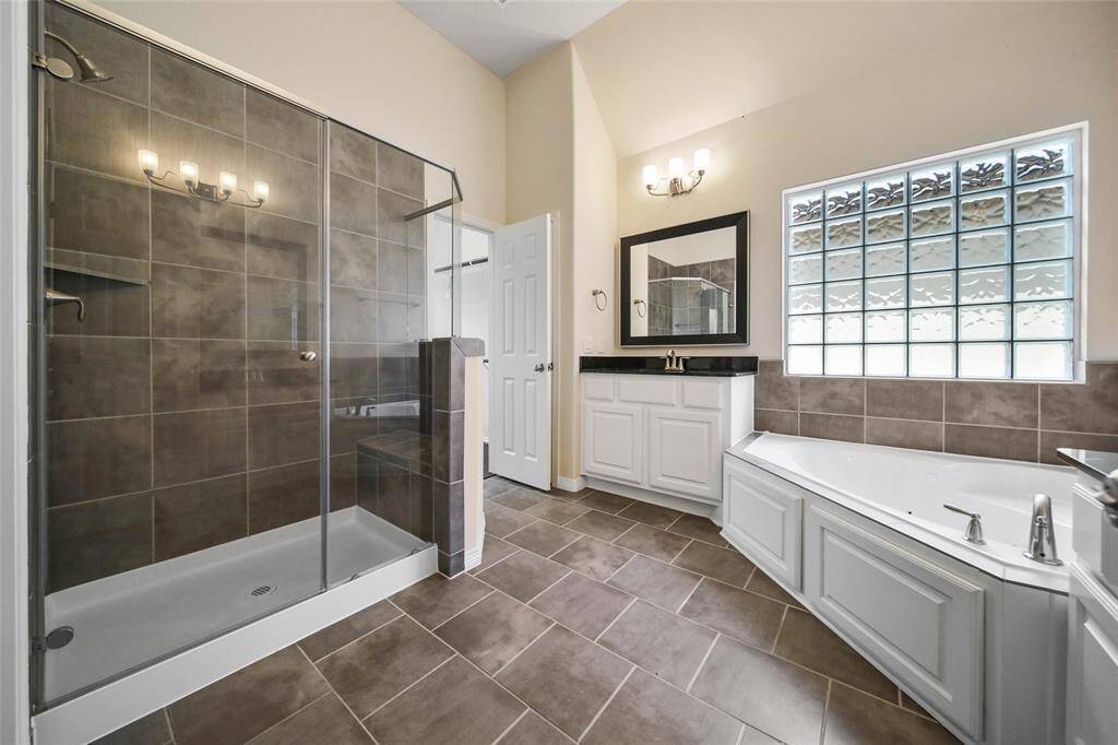 View of primary bathroom :2.