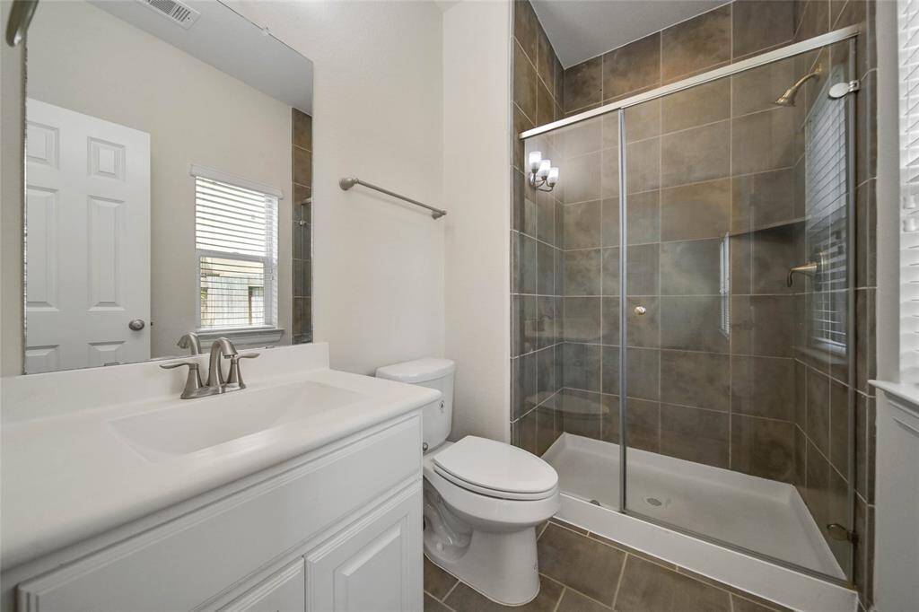 View of secondary bathroom #2.