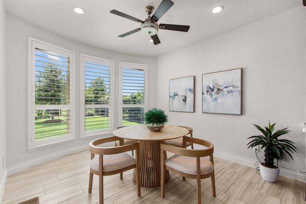 Spacious breakfast room, looking out on the beautiful back yard!