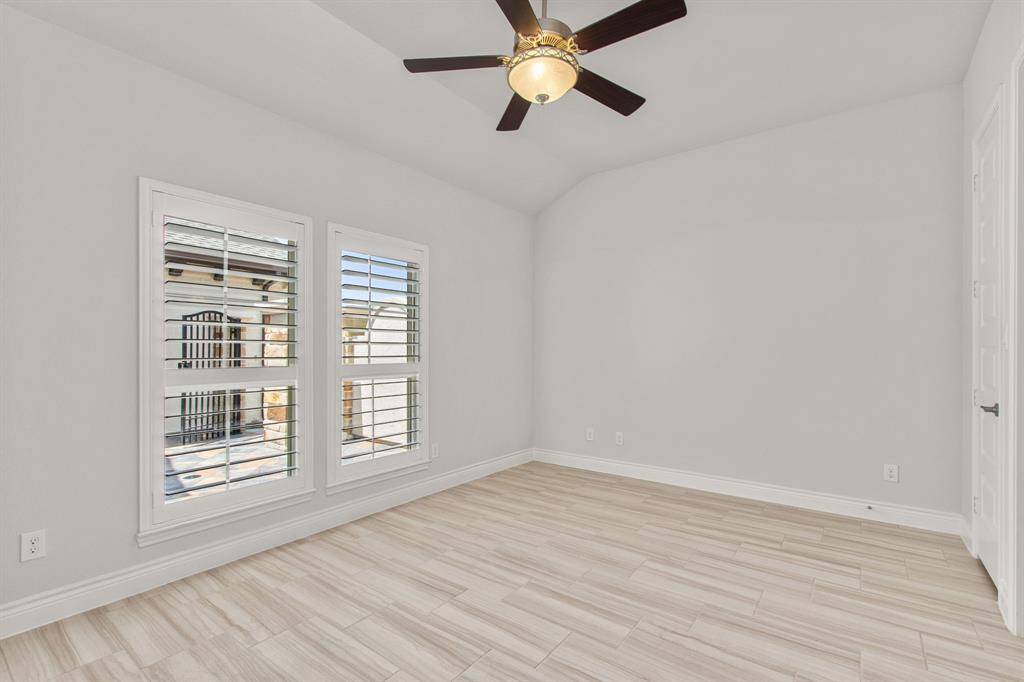 Fourth bedroom.