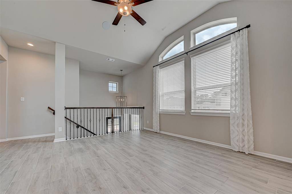 Living area.Great tile floors
