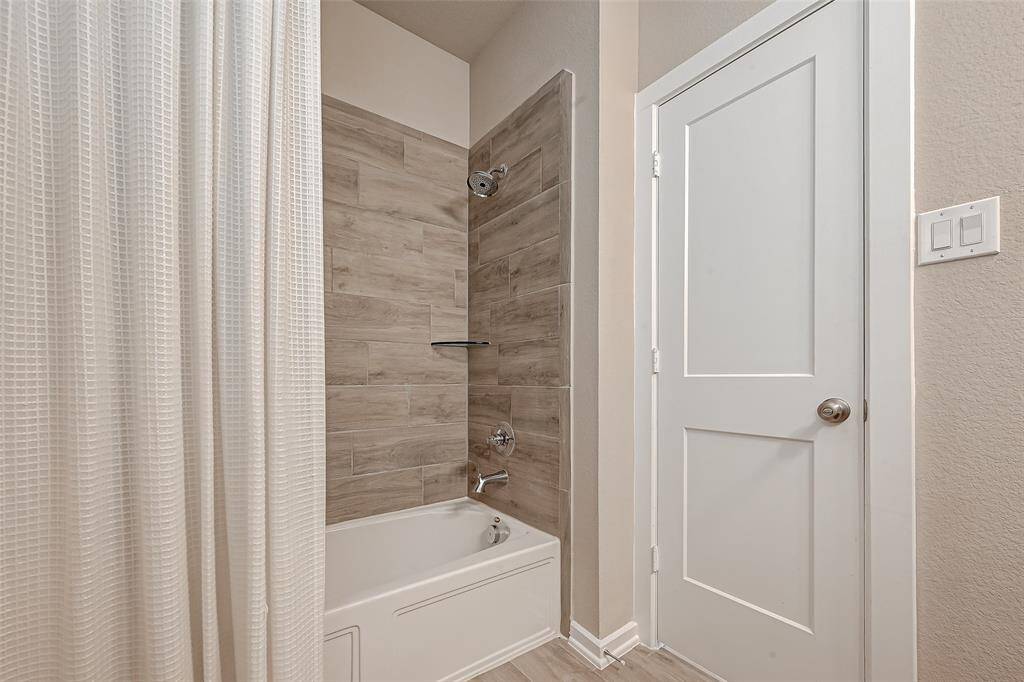 Secondary bathroom downstairs