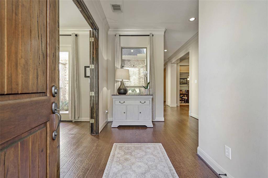 Welcoming Executive Townhome