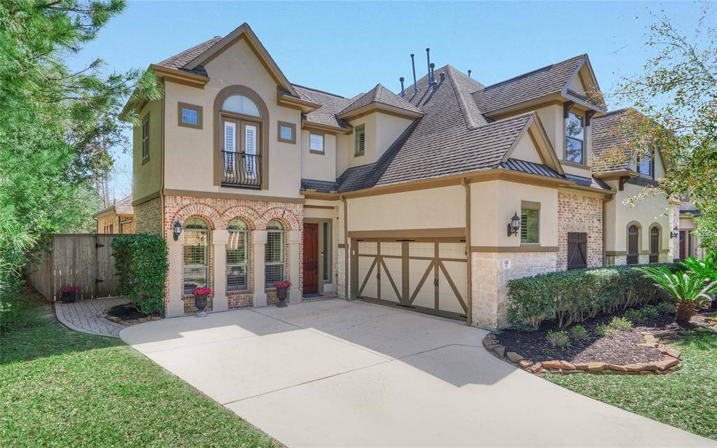 2 story townhome with private driveway