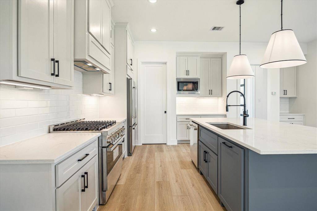 Ample counter space for food prep