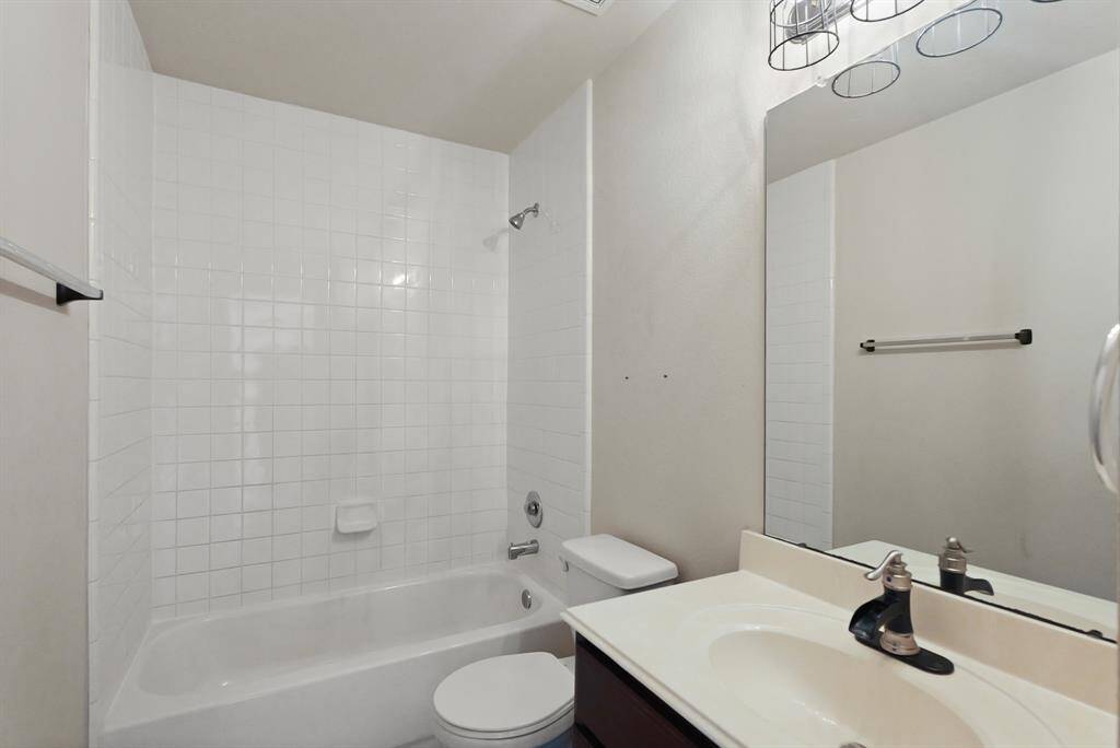 Full Bathroom 2 of 2 Upstairs