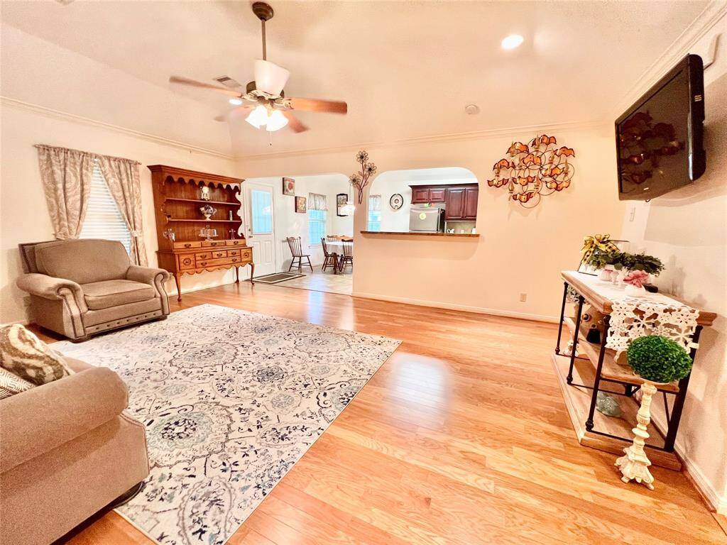 Looking across family room to Kitchen from foyer.