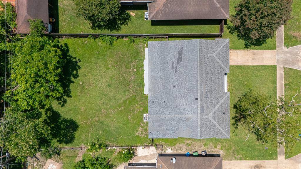 A flat aerial highlights the overall lot dimensions and proportions, giving a full picture of the space available.