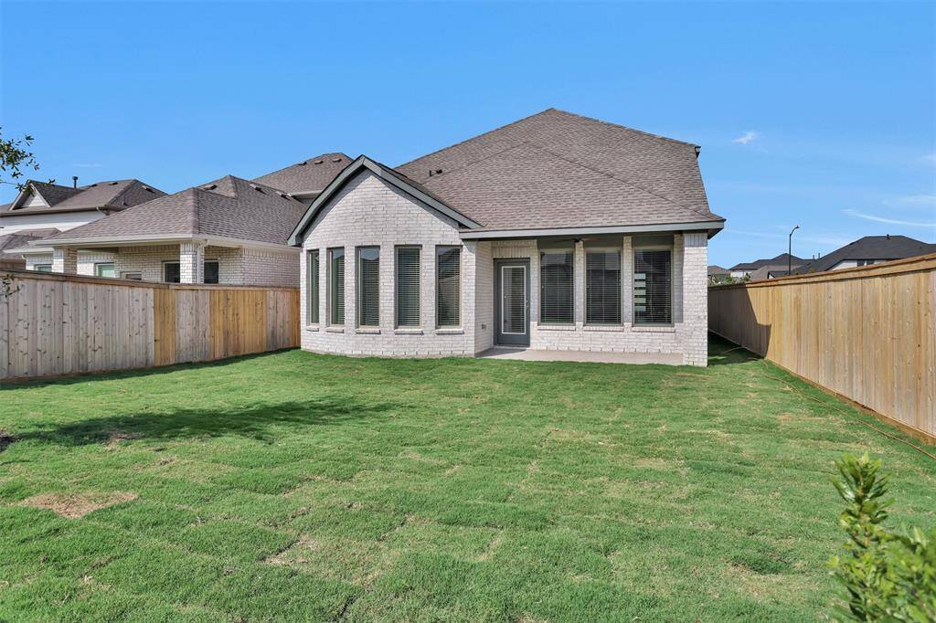 Enjoy your private oasis in the fully fenced Backyard!