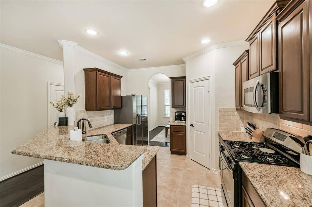 Lovely kitchen space.