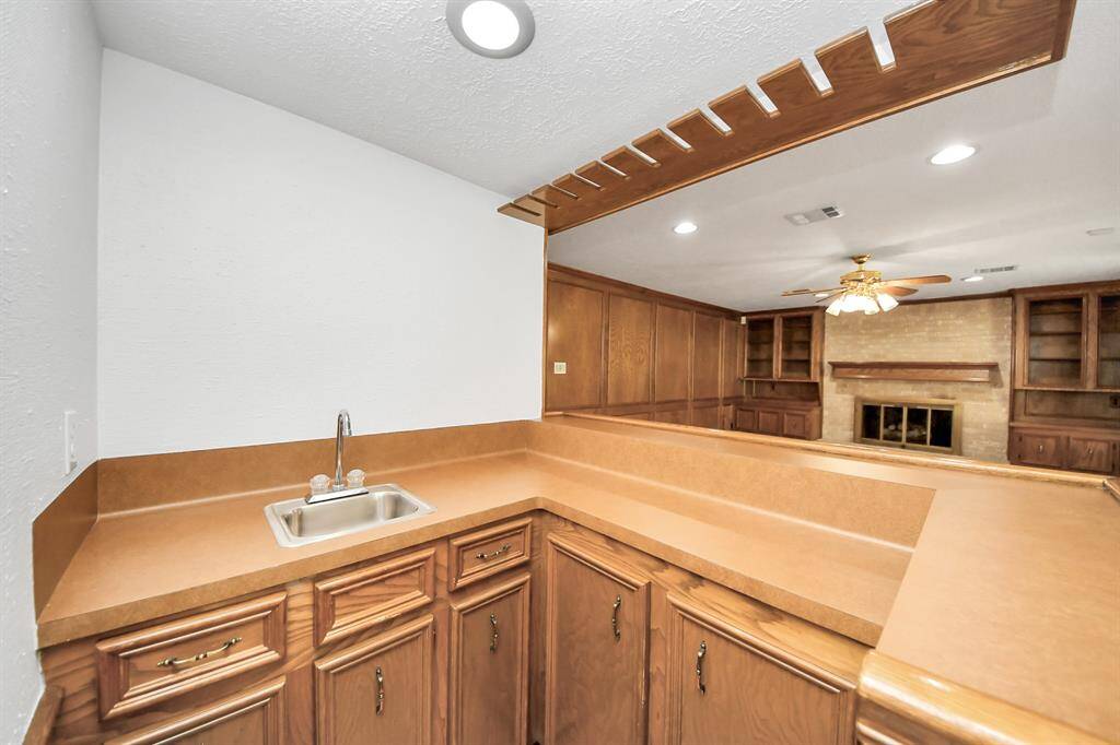 wet bar is great for coffee area or entertaining