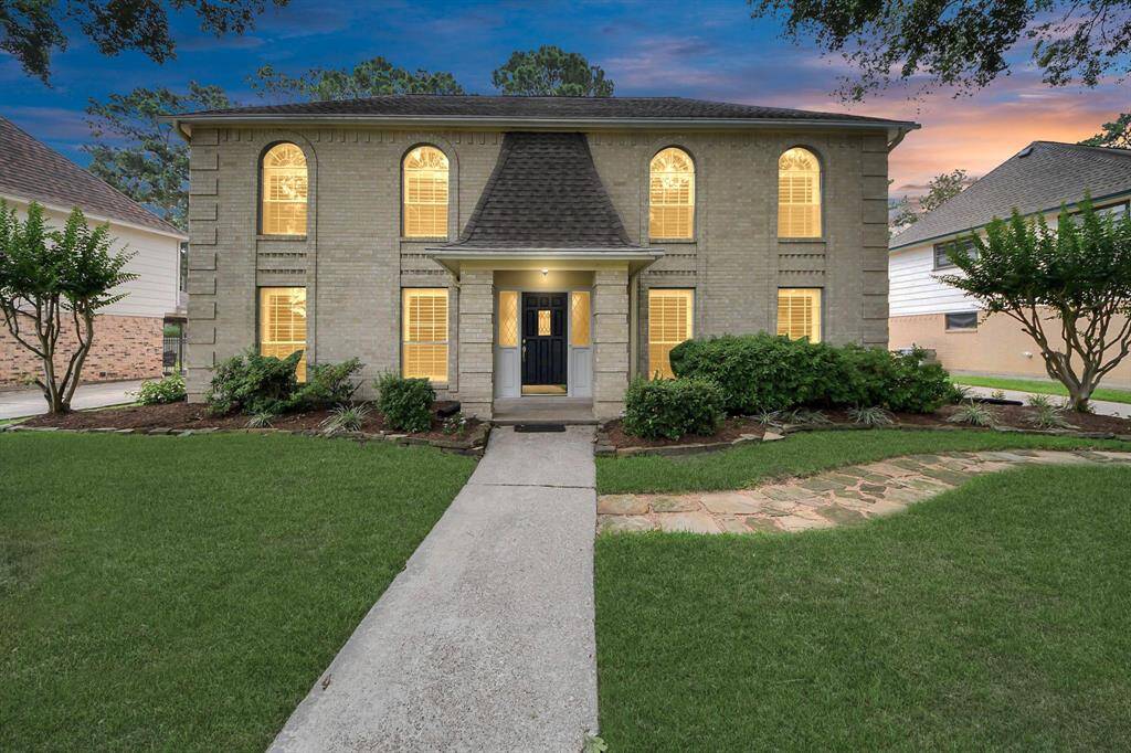 12715 Chriswood