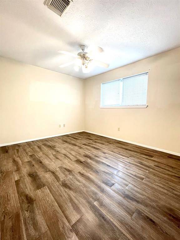 All bedrooms have vinyl flooring!