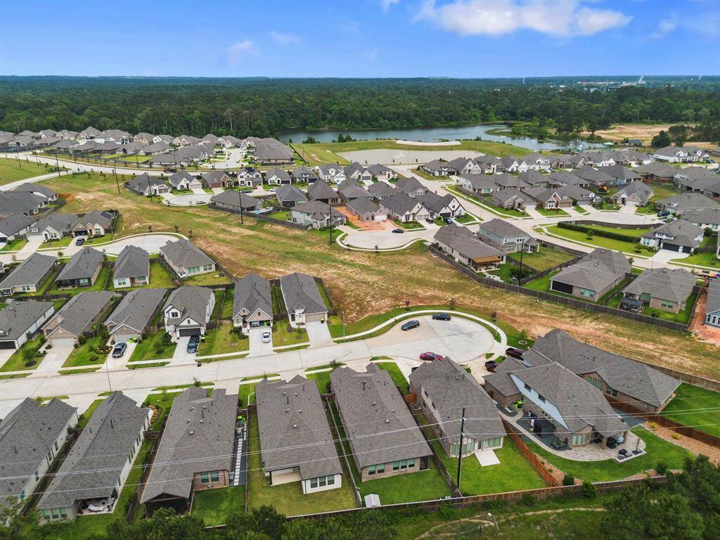 Ariel from the back of the home showing the cul de sac and surrounding homes.