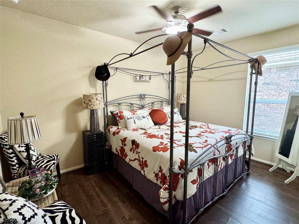 Second bedroom