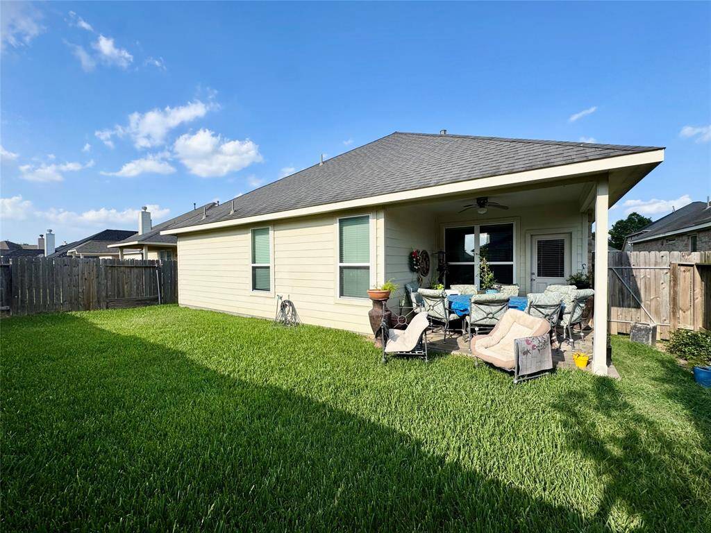 Spacious Yard